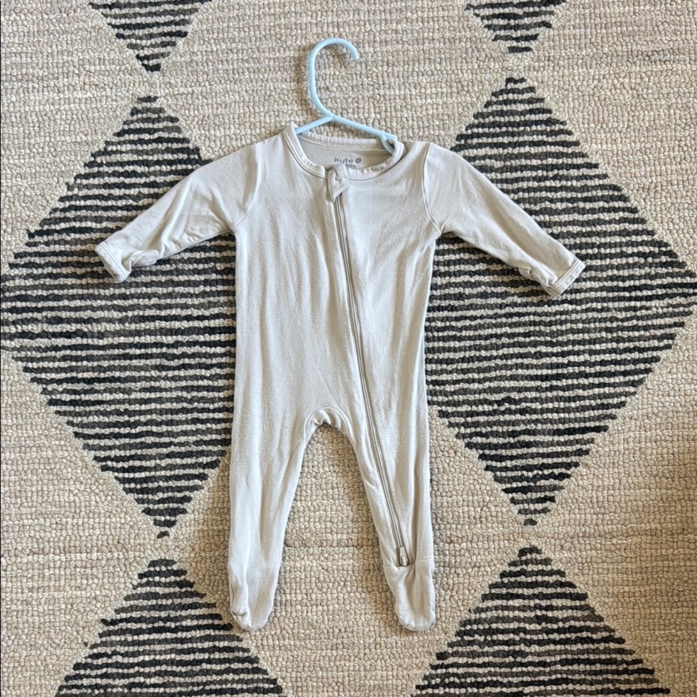 Kyte Baby Onesie 0-3 Mo